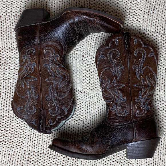 Ariat Shoes - Ariat Women’s Heritage Blue Embroidered Brown Square Toe Western Boot Size 7B